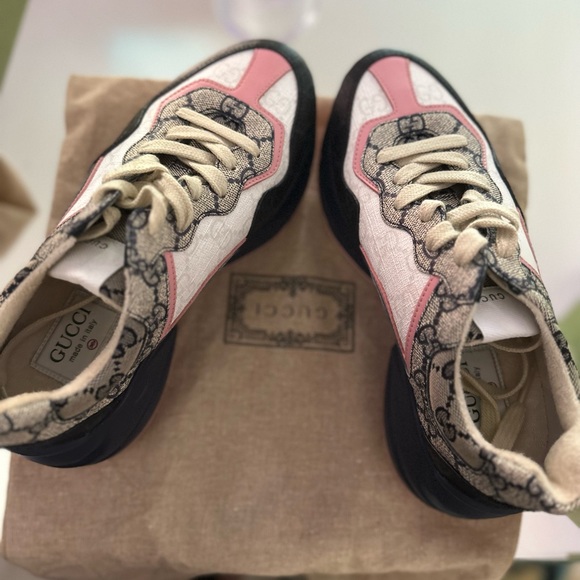 ✨•GUCCI NEW authentic Women’s GG Rhyton Sneakers•✨ - Picture 4 of 12